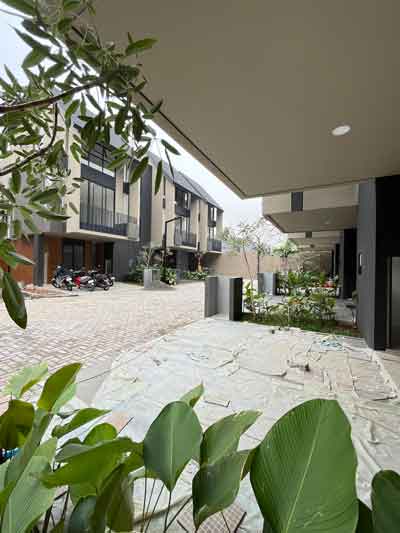 Rumah Baru Siap Huni Bebas Banjir DiLebak Bulus