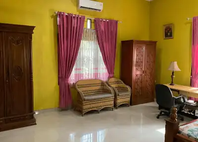 Punya rumah dengan halaman seluas 810 m2 di Depok? Kenapa tidak! 😍