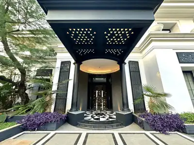 Magnificence & Luxury: Masterpiece Residence for Sale