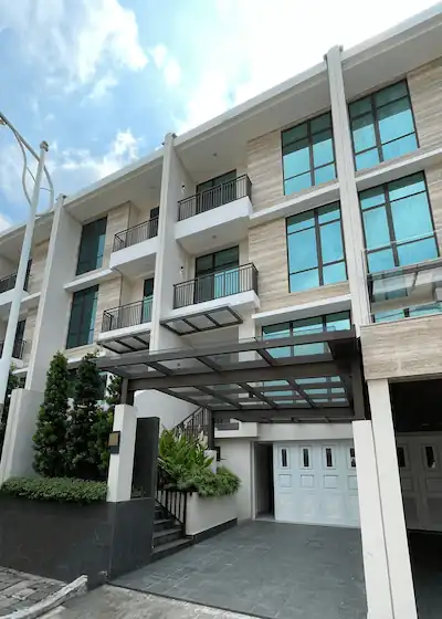 TOWNHOUSE MEWAH 4 LANTAI DI PONDOK INDAH