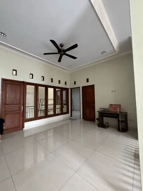 KESEMPATAN LANGKA! Rumah 2 Lantai Strategis di Duren Sawit Jakarta Timur